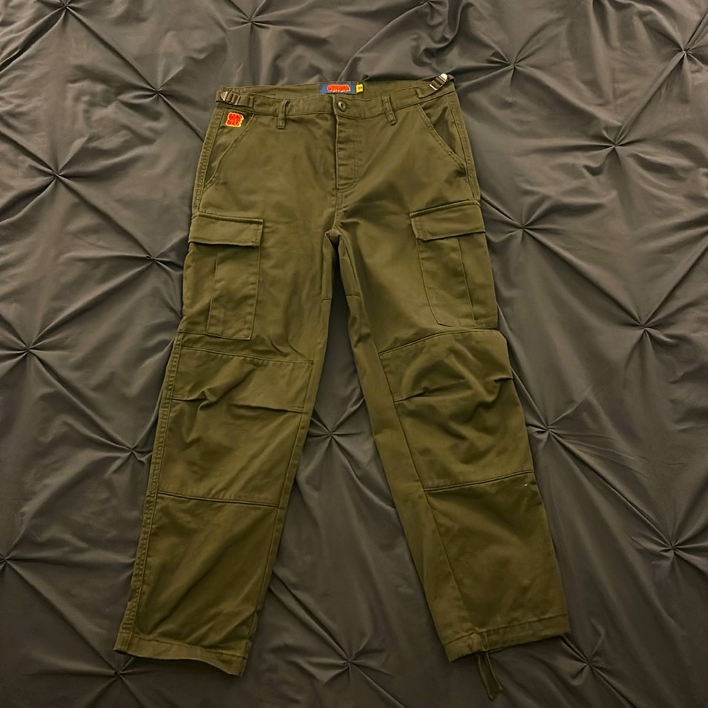 Men’s size 30/32 “Empyre” Cargo pants (Like New)
